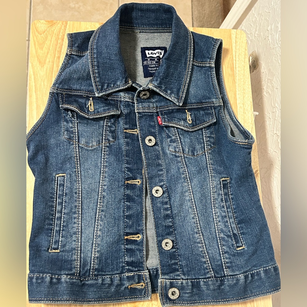 Girls Levi's Blue Denim Vest With Four Pockets Size Medium